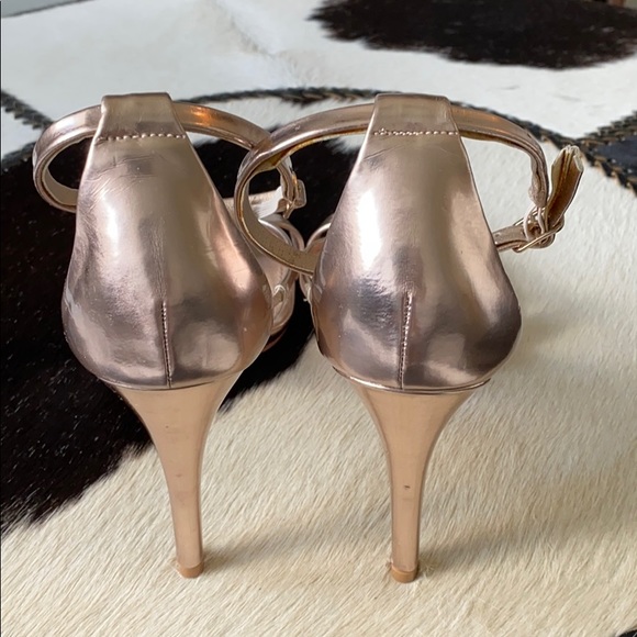 Steve Madden - Picture 3 of 5